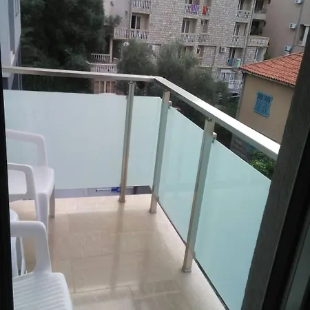 Apartment Billy 2018